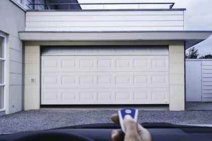 Automatic garage door