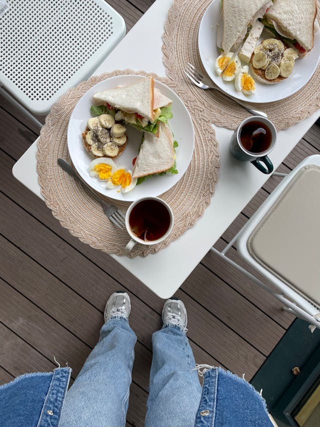 egg coffee table