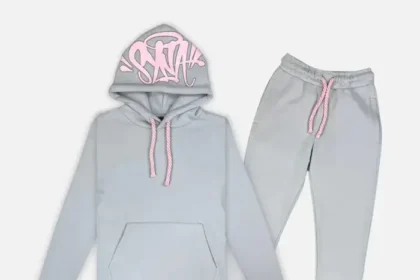 SYNAWORLD-SYNA-LOGO-TRACKSUIT-GREY-PINK